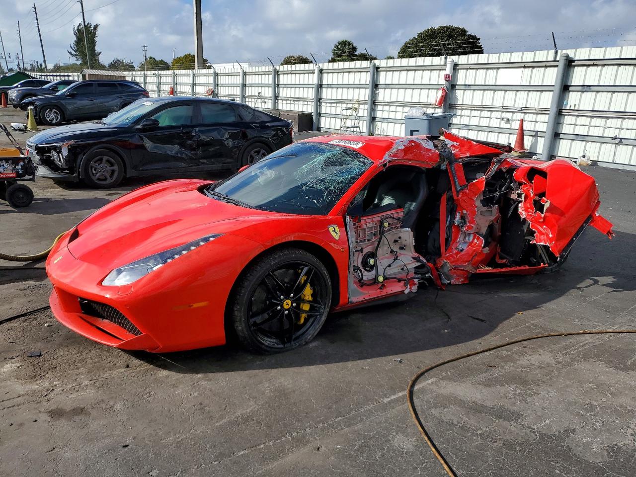 2016 Ferrari 488 — All Over — aukcja Copart fl - miami central - 1