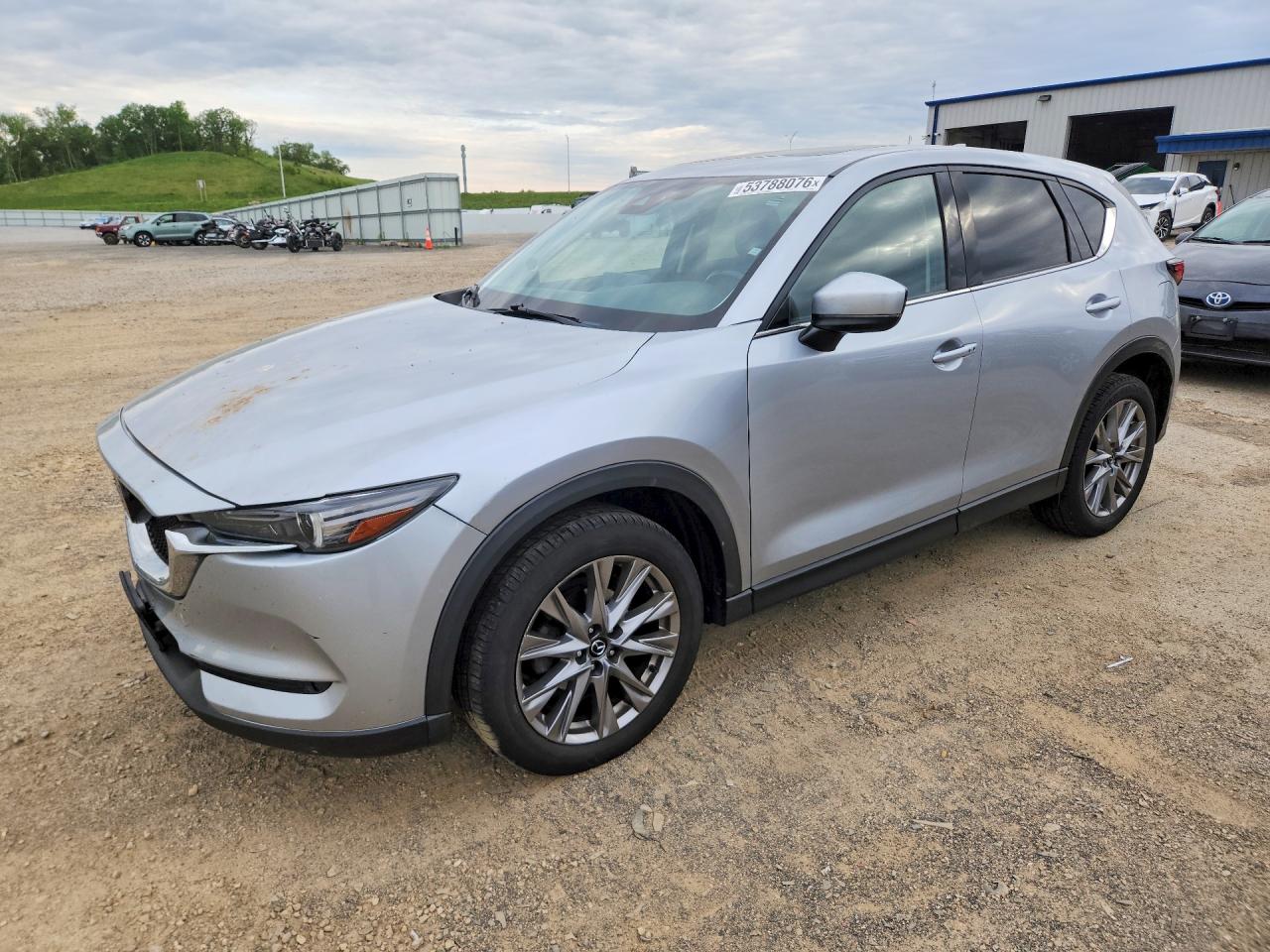 2021 Mazda CX-5 — Hail — aukcja Copart wi - madison south - 1