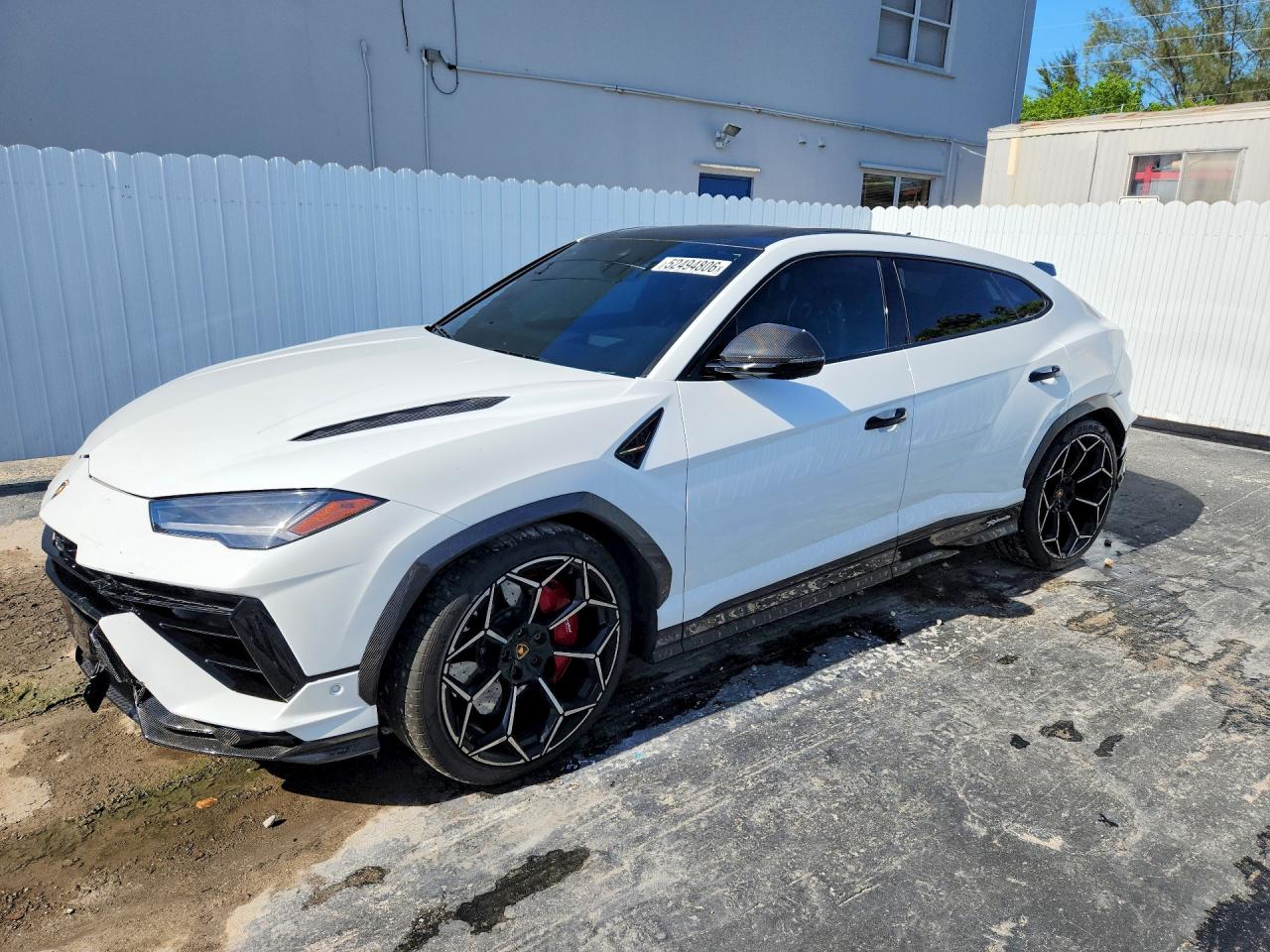 2024 Lamborghini Urus — Front End — aukcja Copart fl - miami north - 1