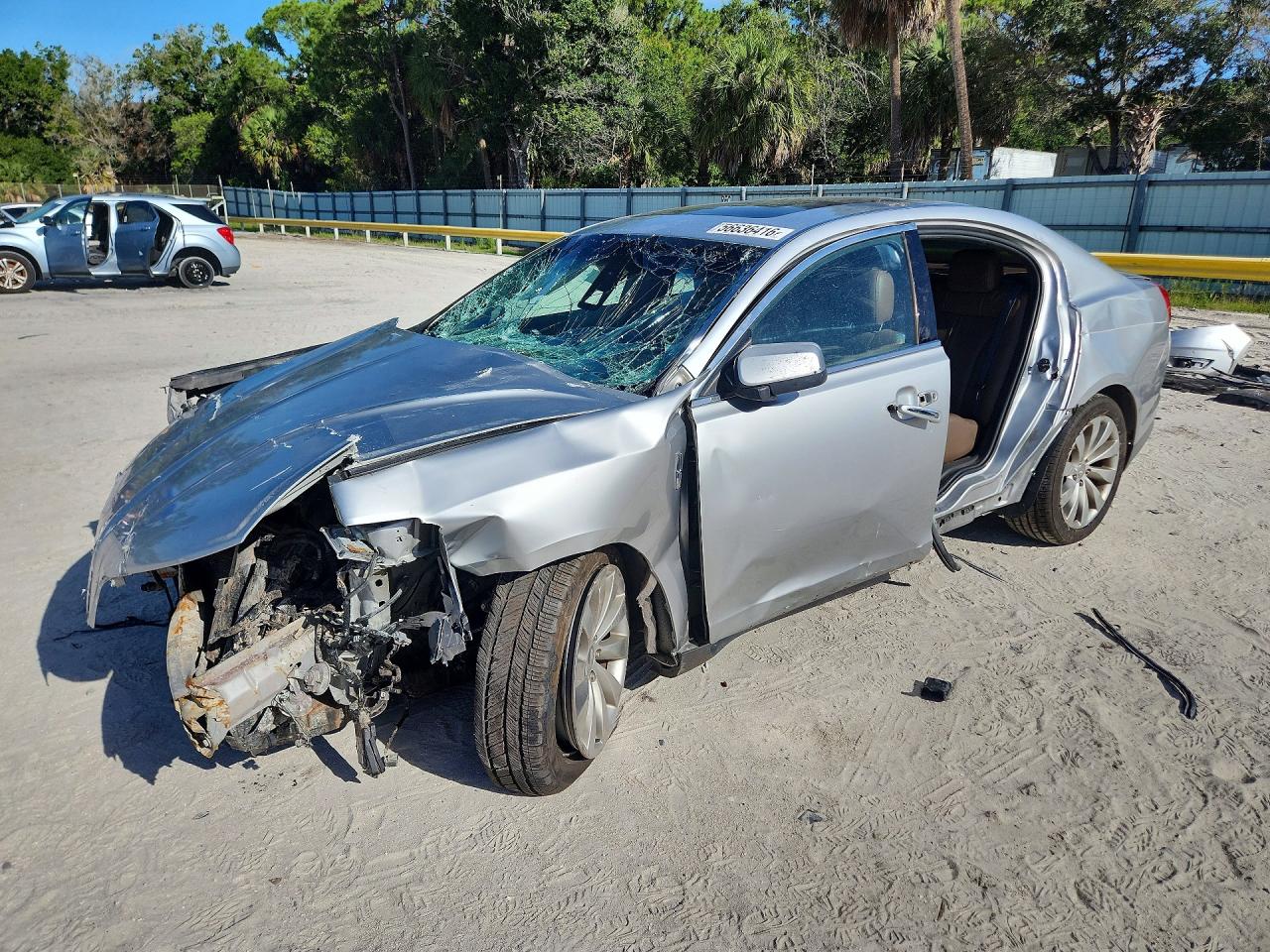 2013 Lincoln MKS — Front End — auction Copart fl - ft. pierce - 1