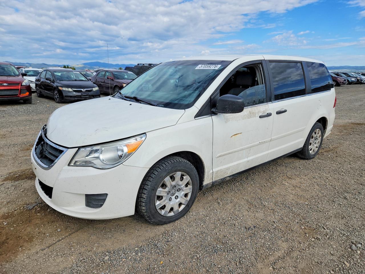 2011 Volkswagen Routan — Front End — aukcja Copart mt - helena - 1