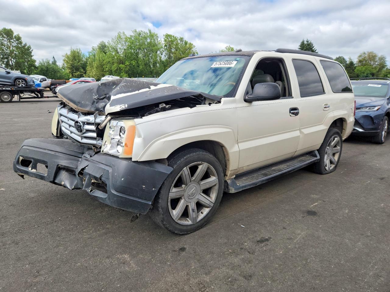 2004 Cadillac Escalade — Front End — aukcja Copart or - portland north - 1