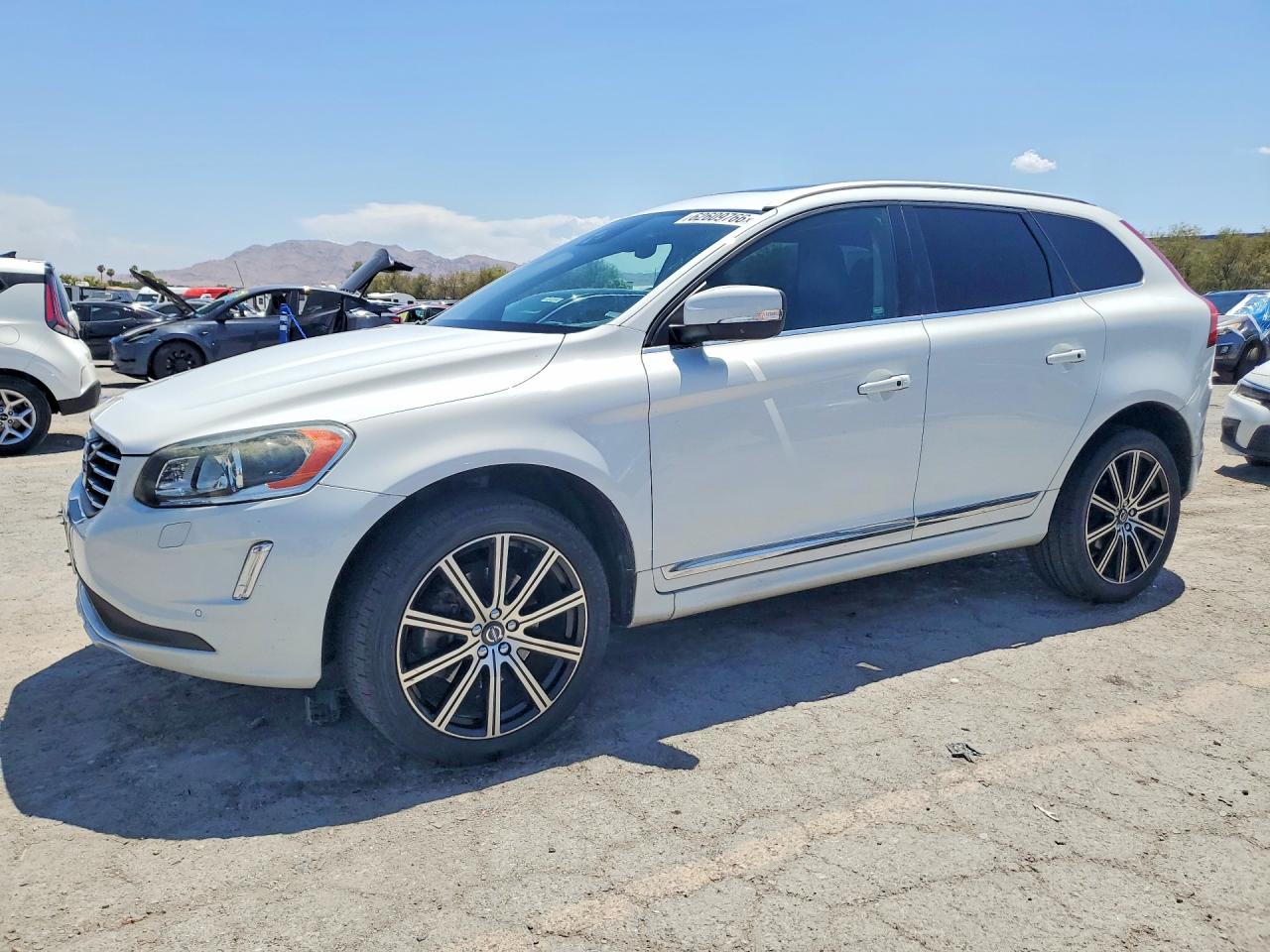 2015 Volvo XC60 — Rear End — aukcja Copart nv - las vegas - 1