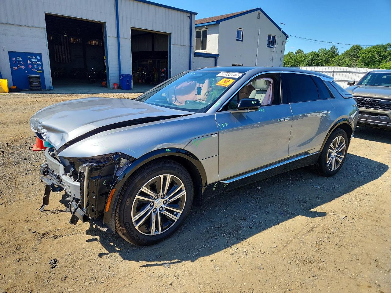 2024 Cadillac Lyriq — Front End — aukcja Copart nj - trenton - 1