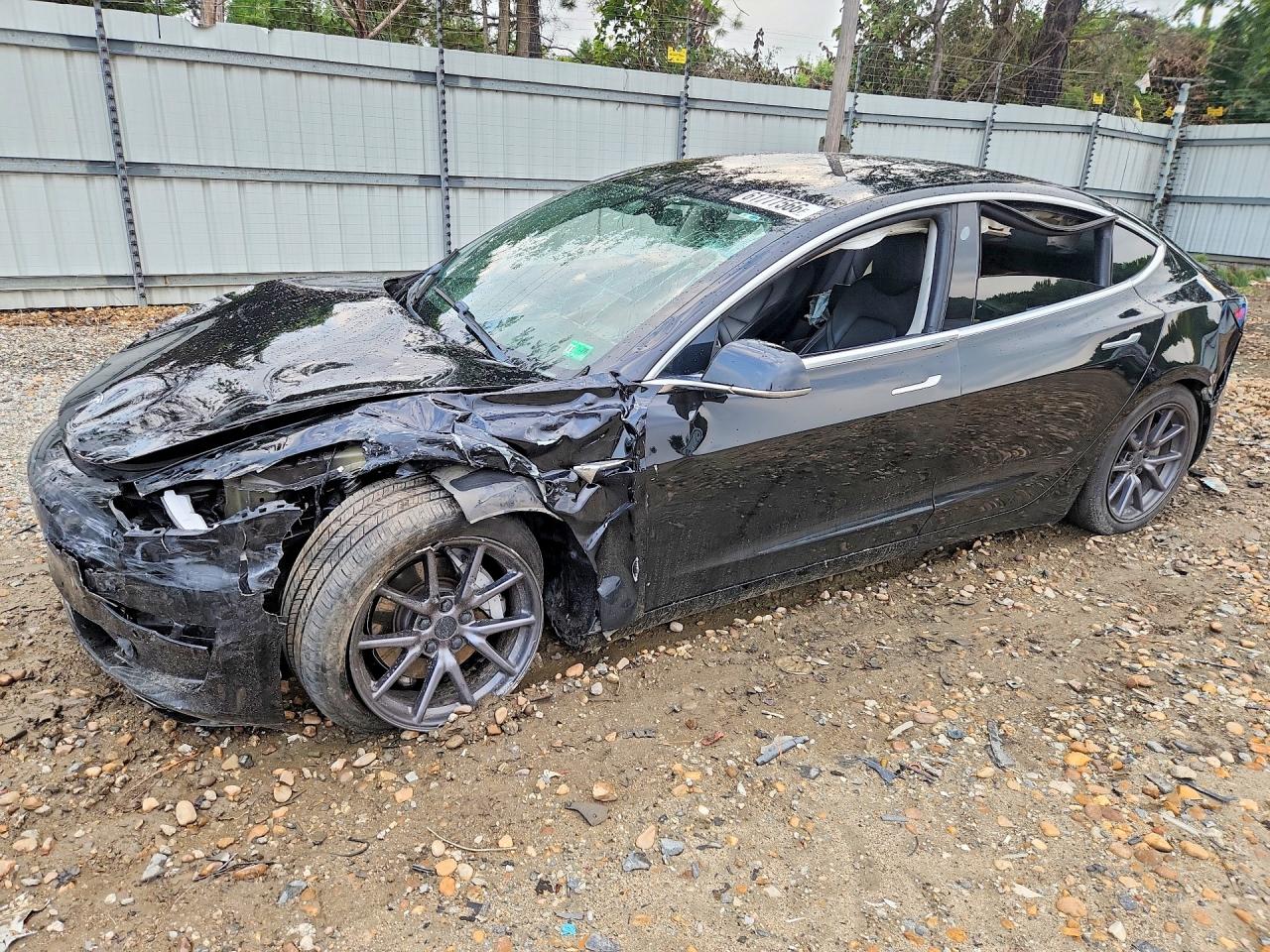 2020 Tesla Model 3 — Front End — aukcja Copart va - hampton - 1