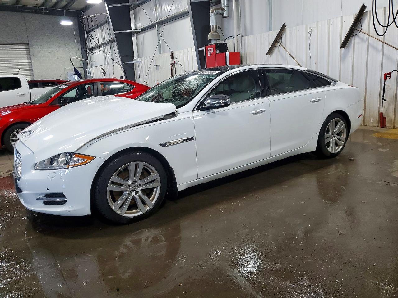 2013 Jaguar XJ — Burn — aukcja Copart mn - minneapolis north - 1
