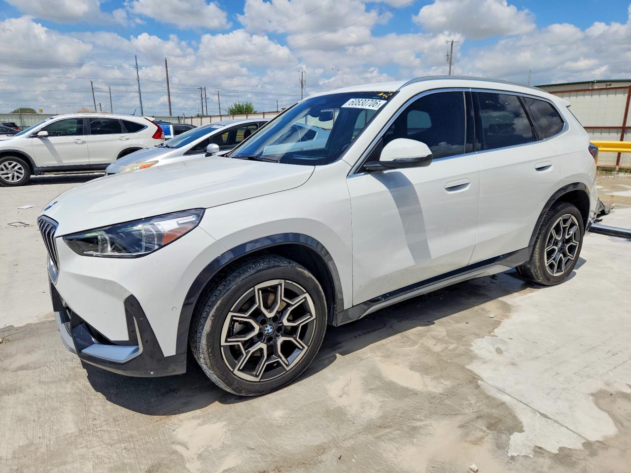 2025 BMW X1 — Side — aukcja Copart tx - ft. worth - 1