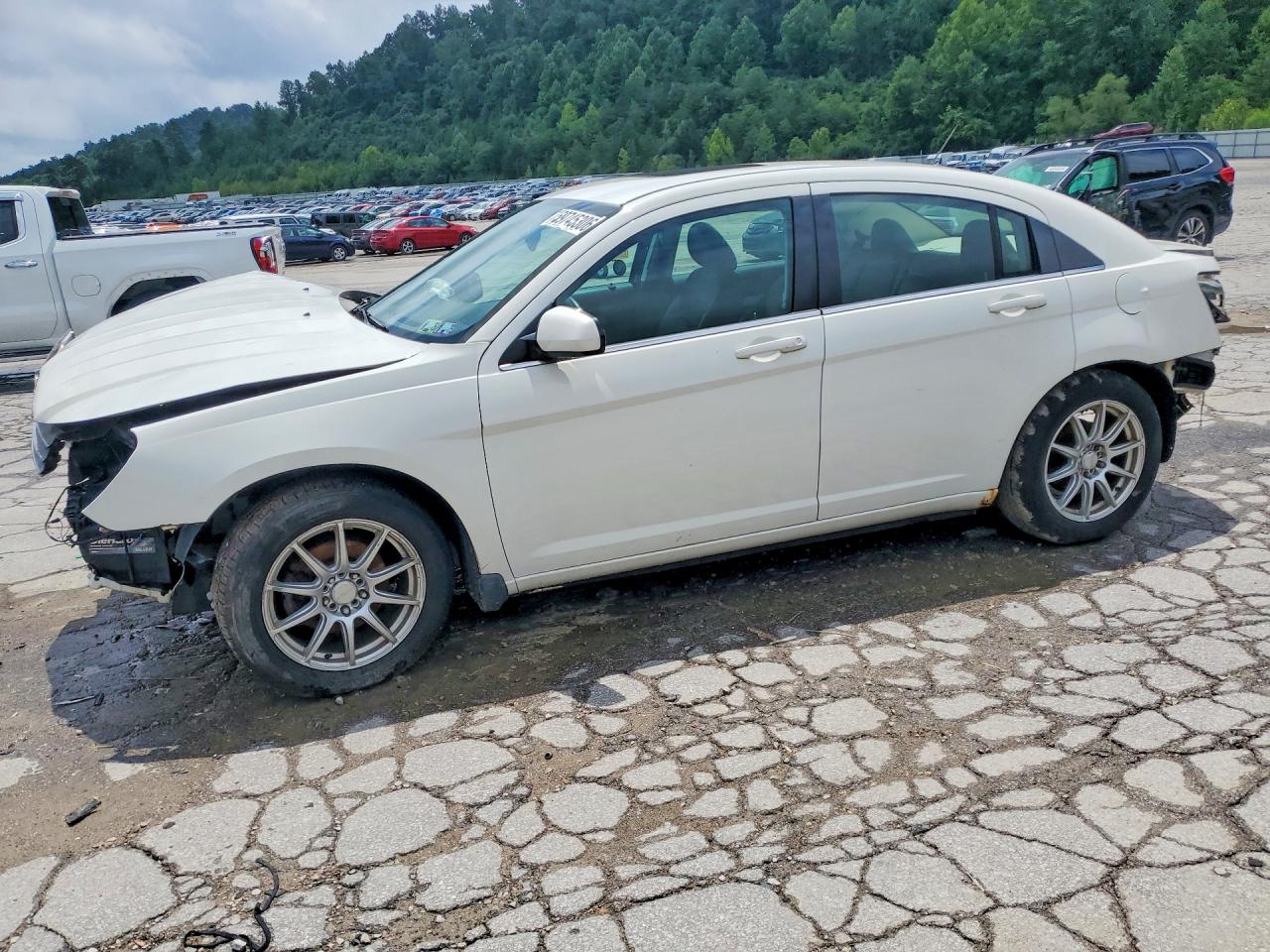 2009 Chrysler Sebring — Front End — aukcja Copart wv - charleston - 1