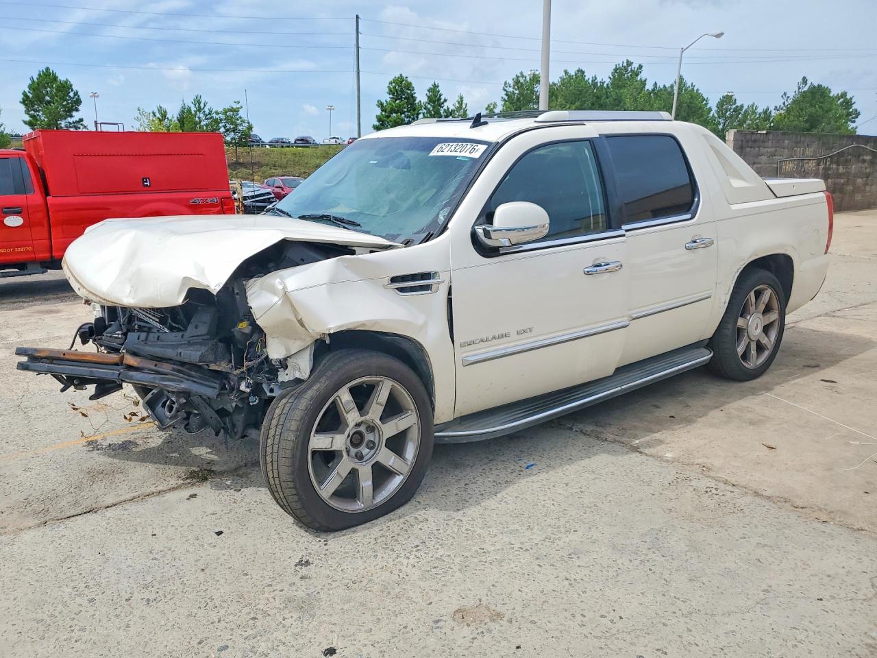 2011 Cadillac Escalade — Front End — aukcja Copart sc - columbia - 1