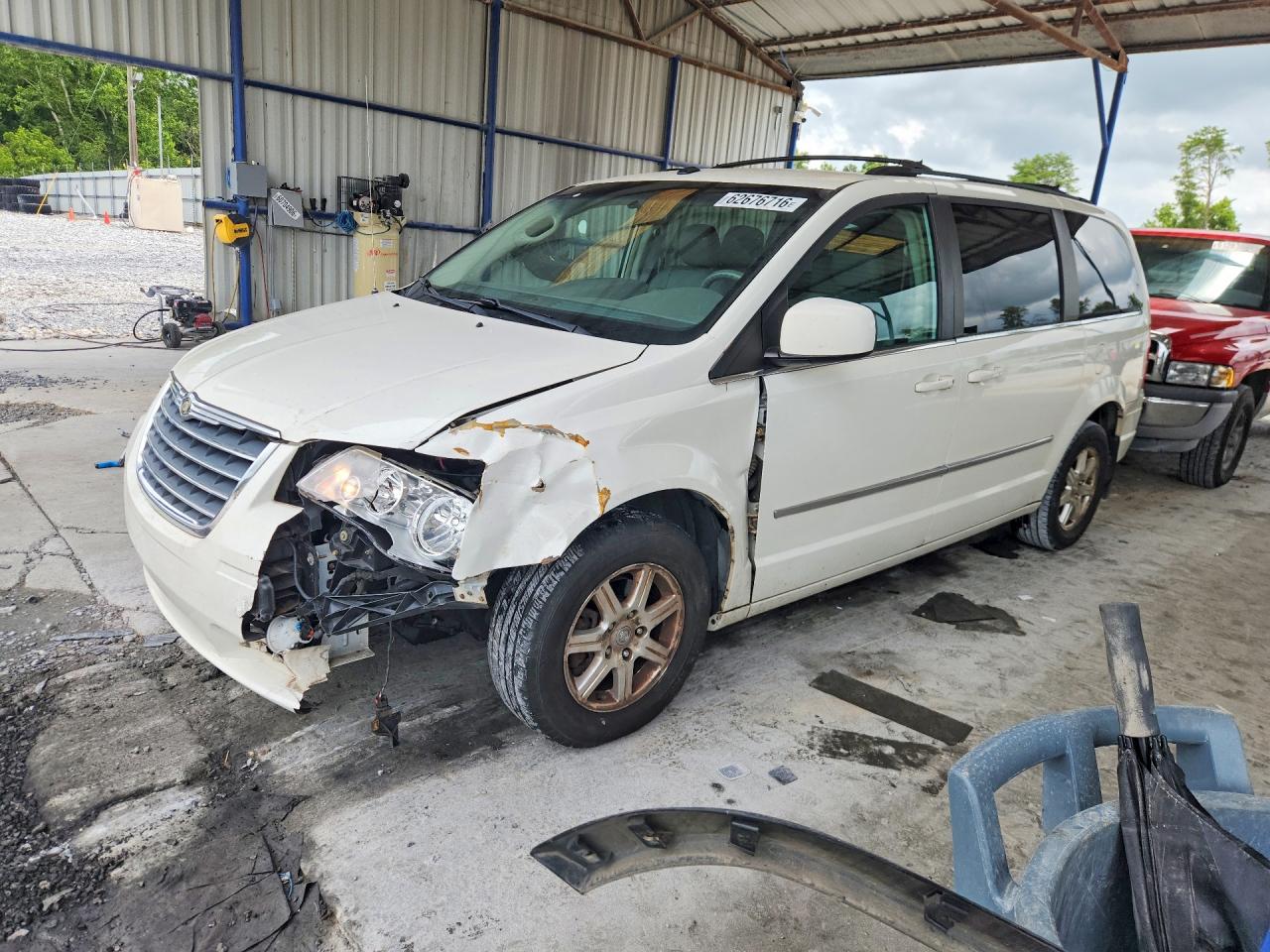 2009 Chrysler Town & Country — Front End — aukcja Copart ga - cartersville - 1