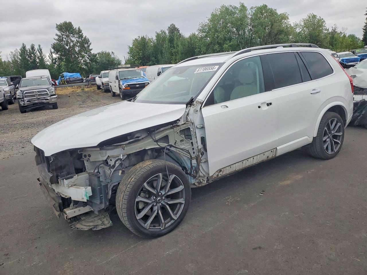 2016 Volvo XC90 — Front End — aukcja Copart or - portland north - 1